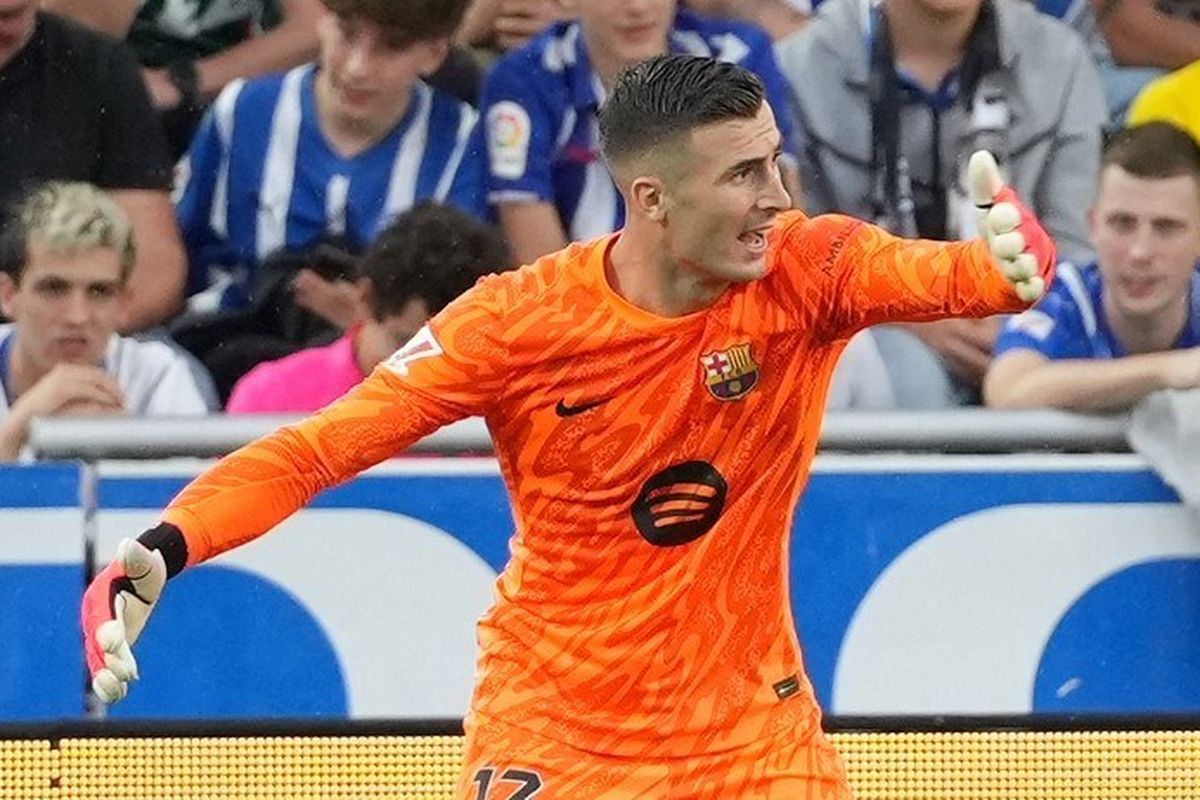 Drama Transfer Iñaki Peña: Batal ke Como, Kiper Buangan Barcelona Selangkah Lagi Gabung Girona
