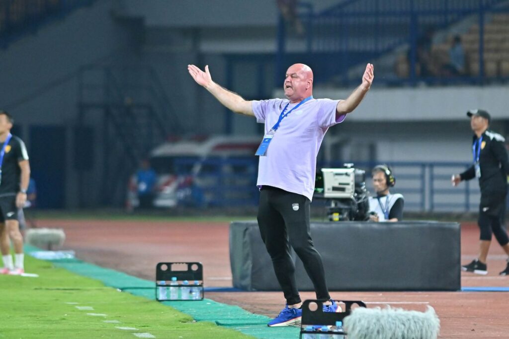 Babak Pertama Persijap vs Persib: Skor Masih 0-0, Beckham Putra Cedera Serius