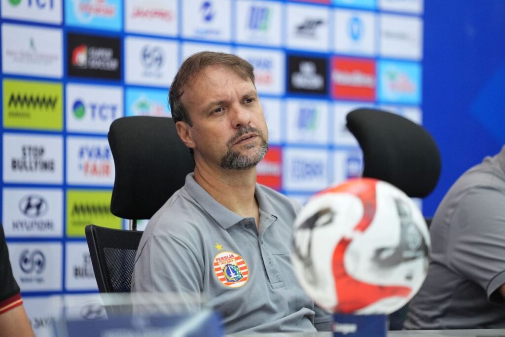 Thom Haye Bergabung ke Persib Bandung, Pelatih Persija Beri Komentar