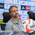 Thom Haye Bergabung ke Persib Bandung, Pelatih Persija Beri Komentar