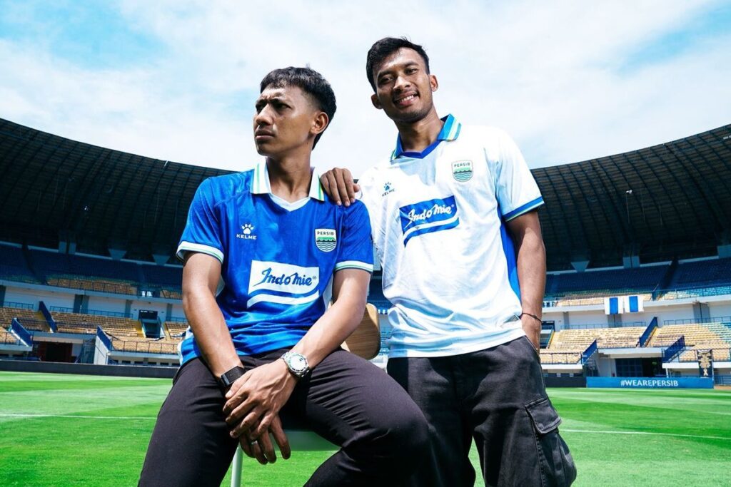 Persib Rilis Jersey Spesial untuk AFC Champions League 2: Simbol Sejarah dan Budaya Bandung